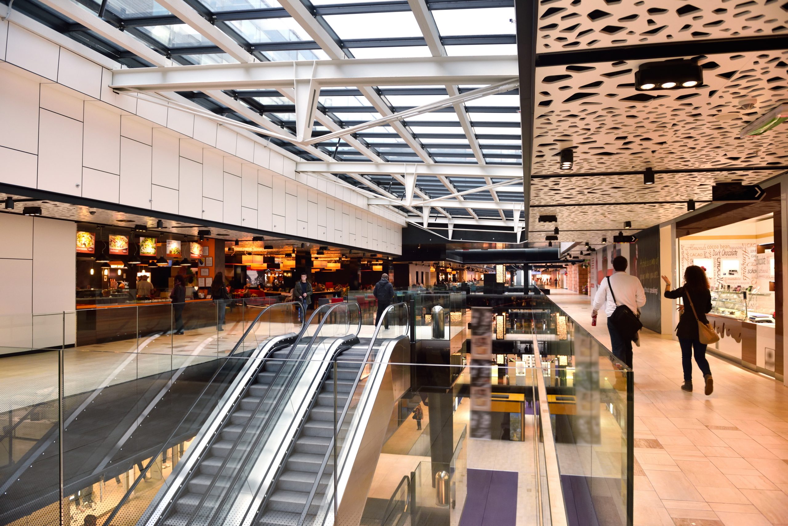 Mall: English vocabulary for shopping and consumerism