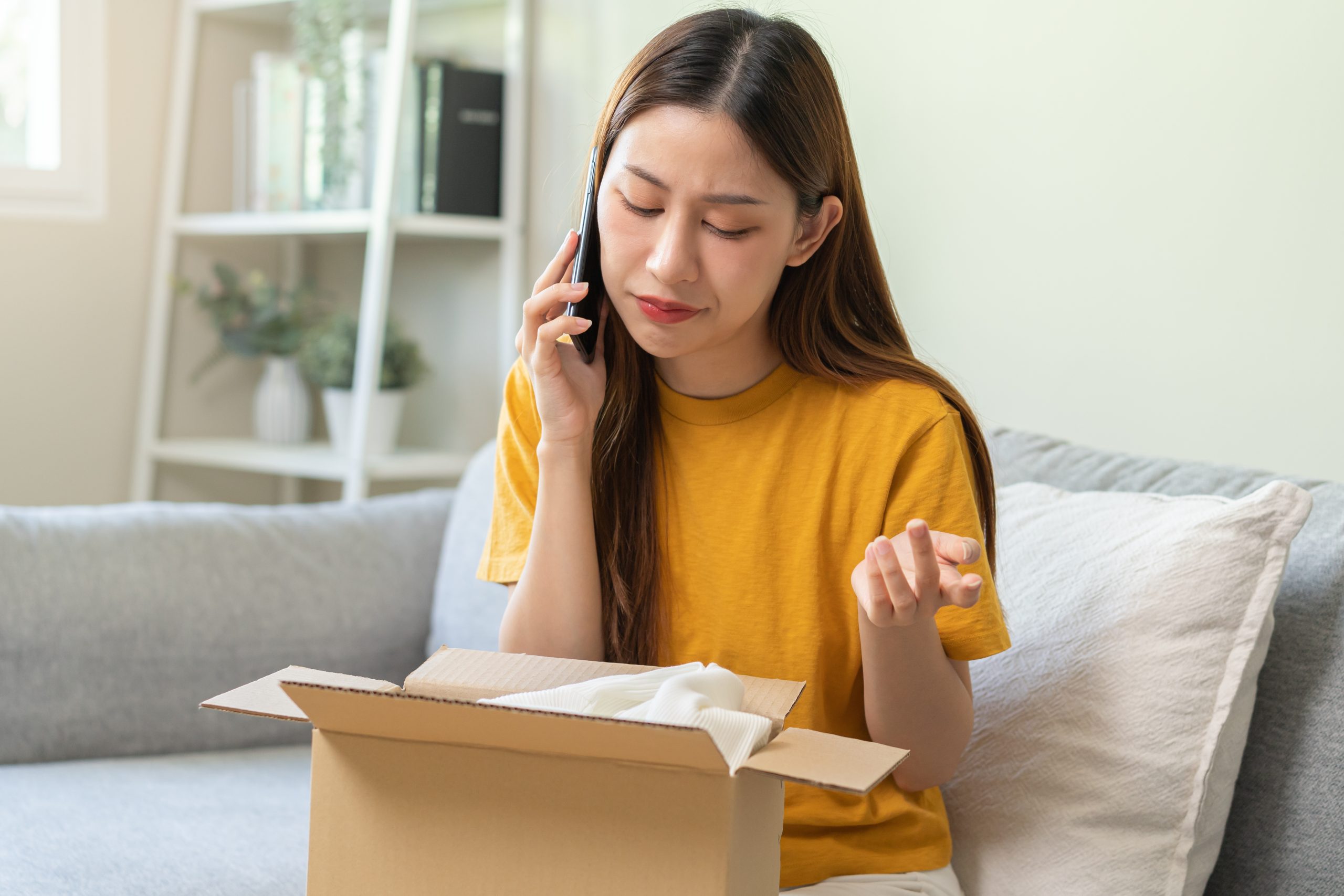 Return policy: English vocabulary for shopping and consumerism